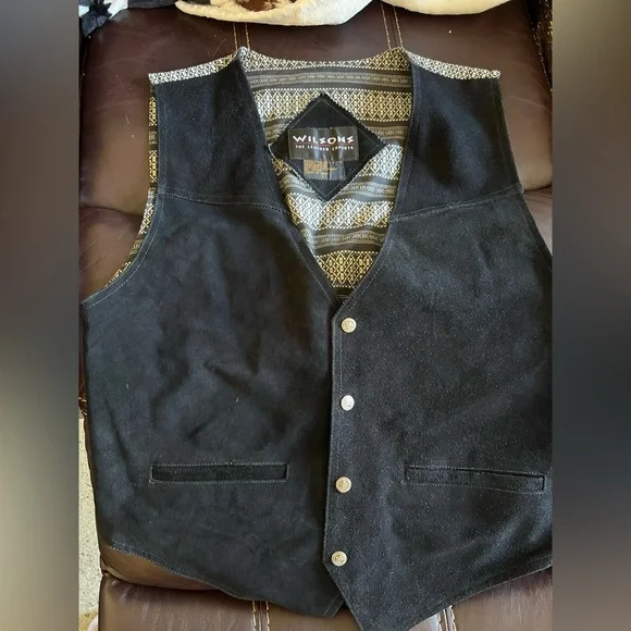 Wilson leather Men's Black Button-Up Vest - Picture 1 of 5